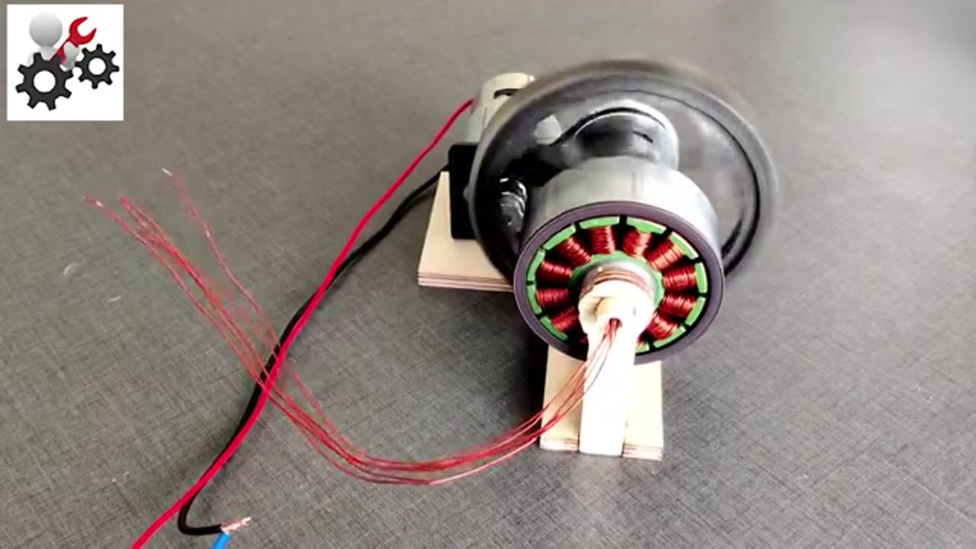 用铜线和磁铁制作发电机模型