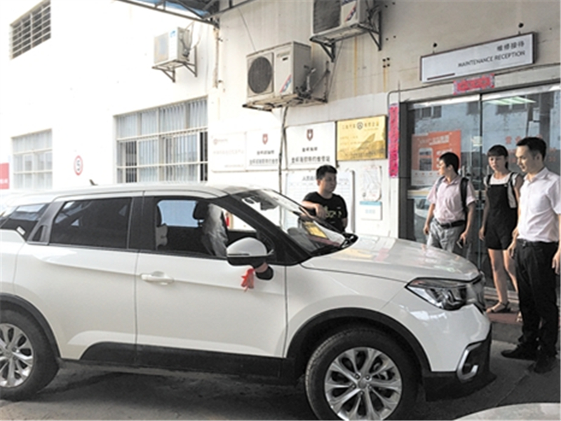 50万买奔驰，车钥匙竟藏“猫腻”？车主：快给我退钱！