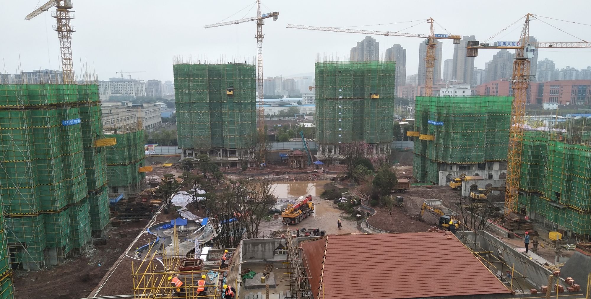 现在的建筑水平高，半年能盖多少楼？不是亲眼目睹，都难以置信！