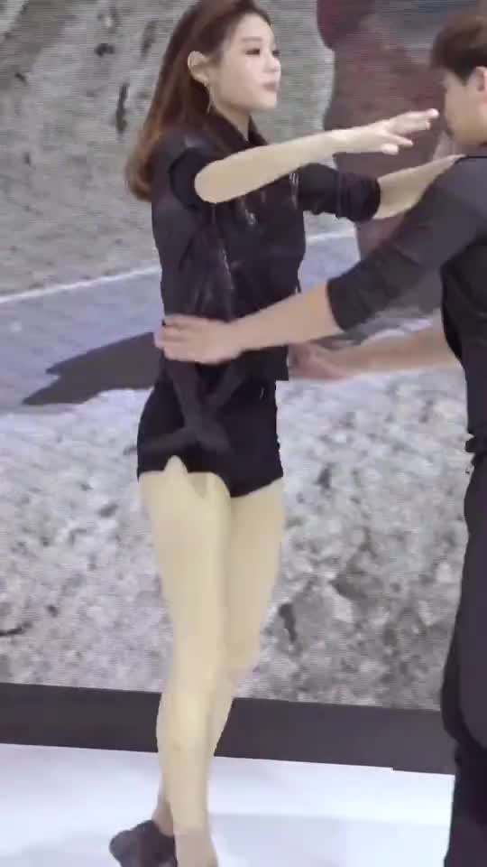 车展上的双人舞