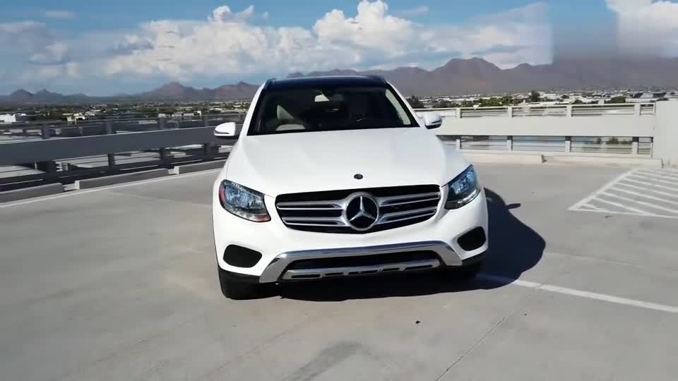 高端气派有颜值，实拍欣赏白色奔驰GLC