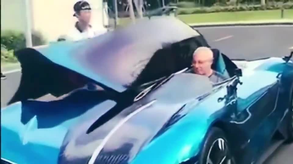 雪铁龙新出的超级跑车概念车，值一亿，听说旁边是一个卧铺！