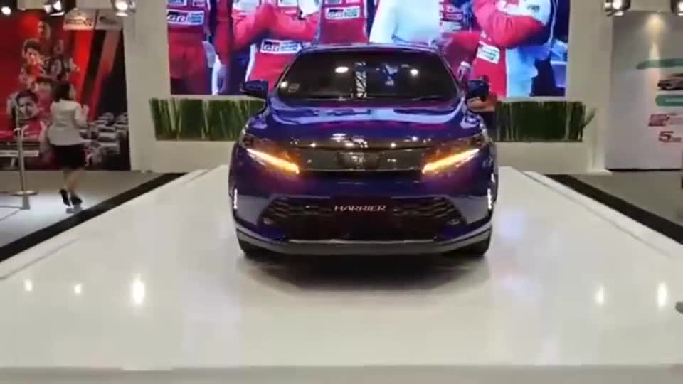 丰田Harrier亮相车展,打开LED流水灯瞬间让冠道失去了荣光