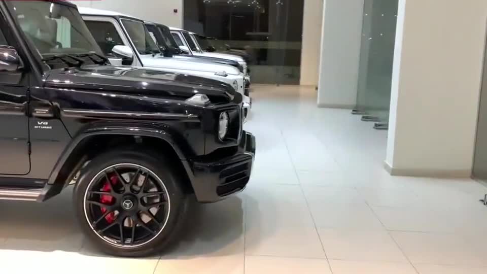 海外版豪车展示，外观颜值高，让人看着感觉真不错