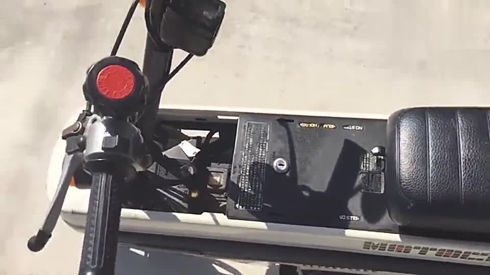 实拍本田折叠小摩托，外号“小板凳”，感觉怎样