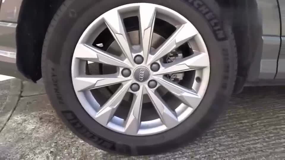 全新奥迪Q3，外观比保时捷还帅，内看齐大哥奥迪Q5