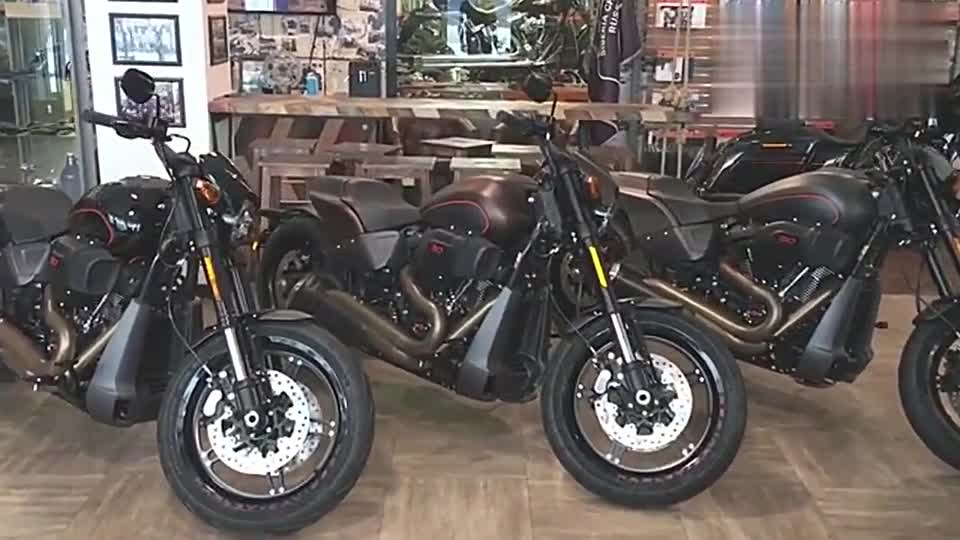 拒绝一成不变，哈雷新车型到店实拍，这外形如何