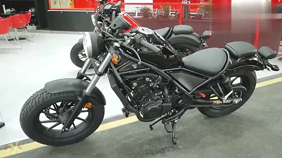 实拍本田双缸太子车“叛逆者”，座高690，矮个骑士的福音