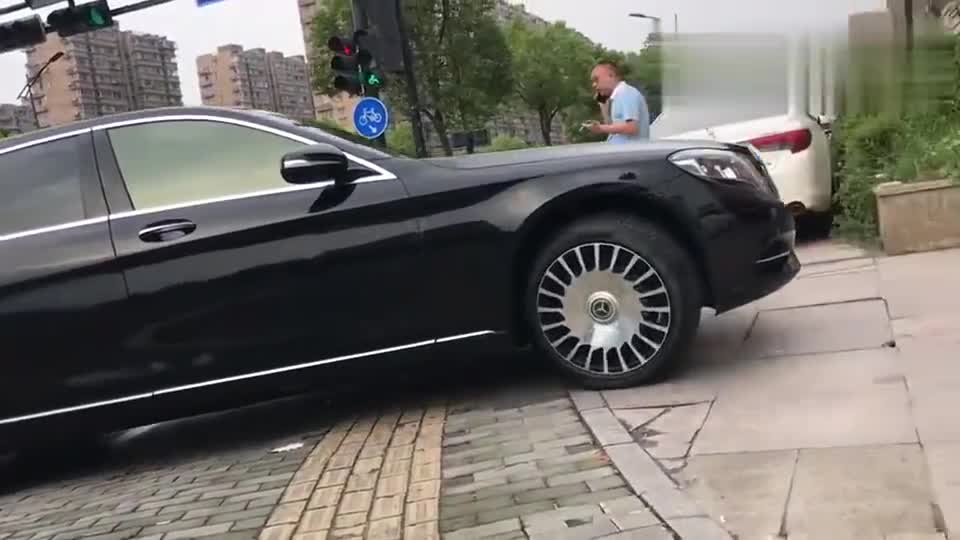 奔驰迈巴赫S680,豪华奢侈最好的体现