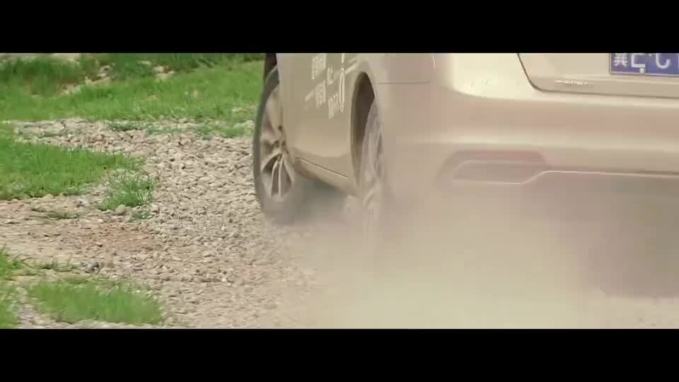 猛兽出笼云评捷豹新款F-TYPE【观冬煮】