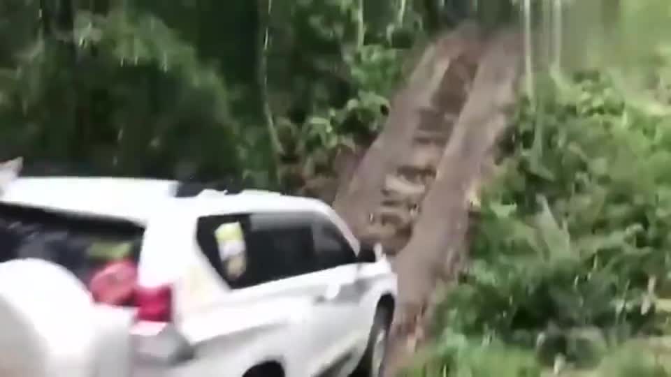 实拍：普拉多你行不行？过把瘾就可以了，别再勉强