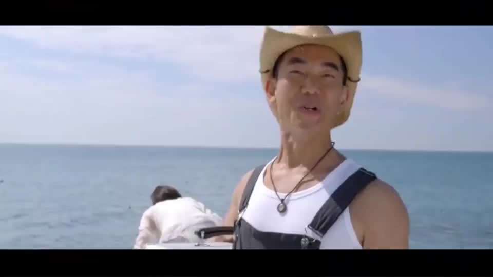 左傲雪翻唱伤心太平洋温柔的歌声勾起美好回忆
