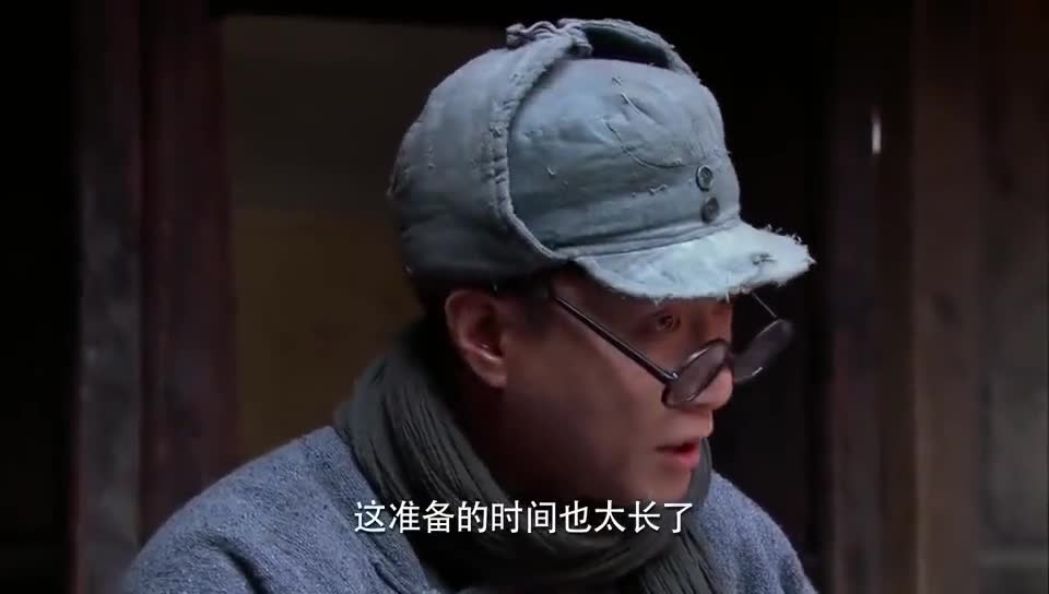 二炮手:张三为了和李四形影不离,笔墨加身,准备学习文化!