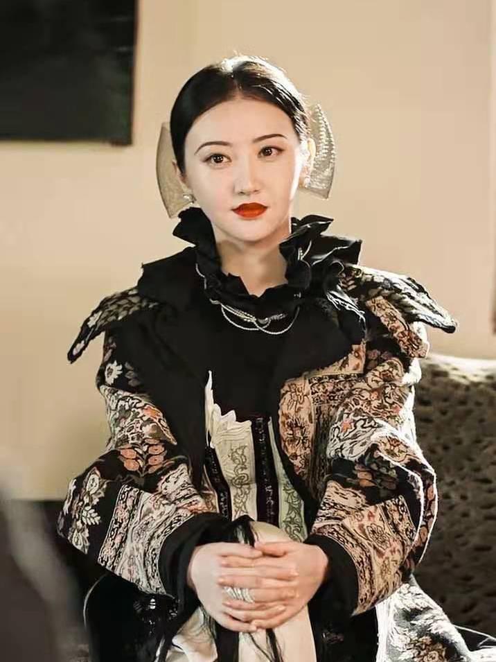 司藤 景甜又换新发型,美丽不可方物,白英的新造型甜美又温柔