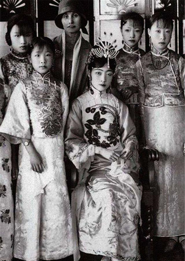 清朝妃子的真实照片:图1光绪帝的宠妃,图4奇女子文绣