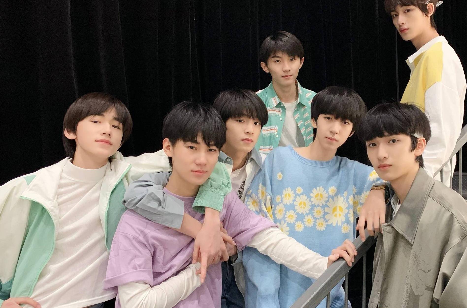 时代少年团和tfboys,TFBOYS和TNT的合照 时代少年团1周年,"按时长大"演唱会一票难求,tfboys后