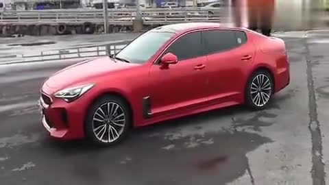 帅气运动跑车范儿，实拍起亚斯汀格