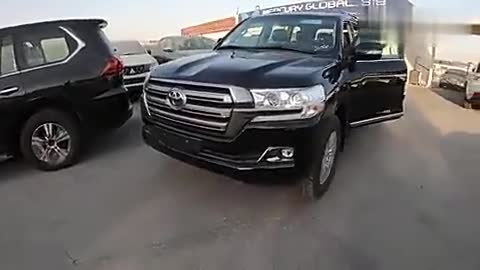 2019款兰德酷路泽 VX到港，外观与内饰高清实拍