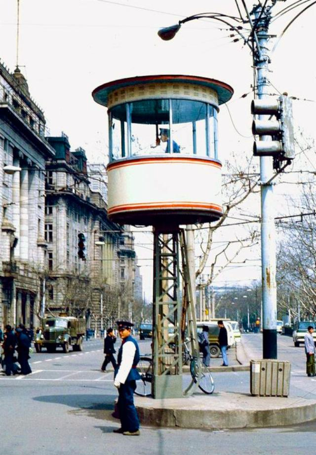 80年代上海老照片:当时已经不是远东第一大城市,图9如今看不到
