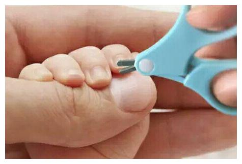婴儿剪指甲的正确方式,90%的妈妈都不
