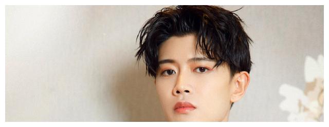 任嘉伦成毅先后晒配音照,原声台词成实力标配,肖战王一博也如此休闲区蓝鸢梦想 - Www.slyday.coM 任嘉伦成毅先后晒配音照,原声台词成实力标配,肖战王一博也如此休闲区蓝鸢梦想 - Www.slyday.coM