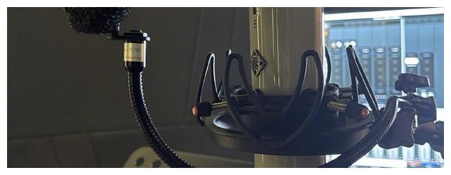 任嘉伦成毅先后晒配音照,原声台词成实力标配,肖战王一博也如此休闲区蓝鸢梦想 - Www.slyday.coM 任嘉伦成毅先后晒配音照,原声台词成实力标配,肖战王一博也如此休闲区蓝鸢梦想 - Www.slyday.coM