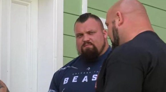 最强壮的人是eddiehall,brianshaw,nickbest和robertoberst四位世界上