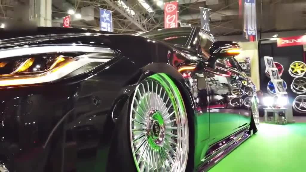 2020款丰田皇冠RS实拍欣赏