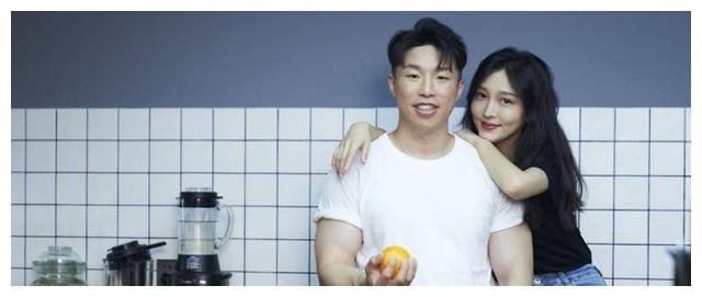 烧饼被美女关注饼嫂发文宣示主权成名了也不能瞎嘚瑟