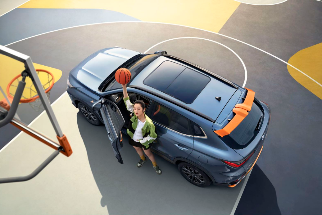 为年轻人带去什么?没有谁比欧尚X5运动版做出更好的回答休闲区蓝鸢梦想 - Www.slyday.coM 为年轻人带去什么?没有谁比欧尚X5运动版做出更好的回答休闲区蓝鸢梦想 - Www.slyday.coM