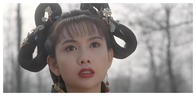 连续三张露背照登报,王晶对她的迷恋,成就香港电影的巅峰