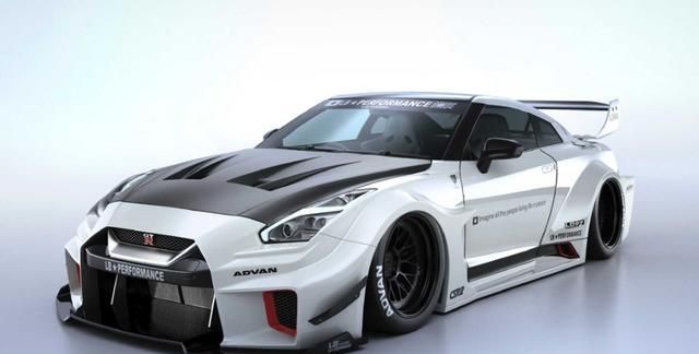 日产R35 GT-R超级跑车碳纤维车身套件，售价73570美元