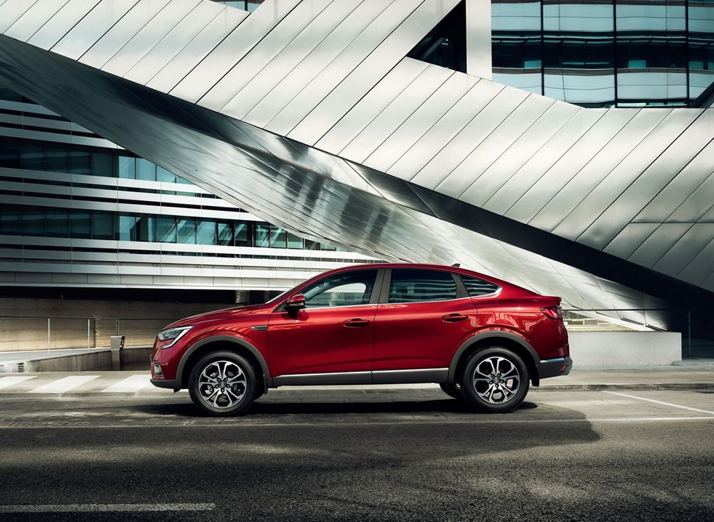 雷诺Arkana广告大片来袭，全新轿跑SUV