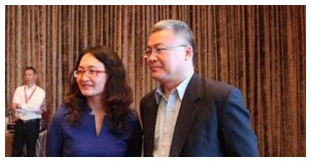 这其中,不得不提主持过《焦点访谈》的女主持人董倩和其丈夫王世林.