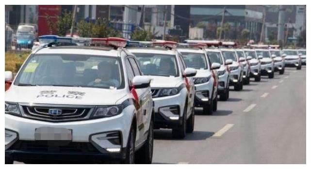 国内警车“换新血”,合资车全淘汰,新车尽显大国硬实力!