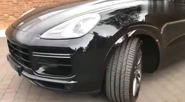 彰显高贵优雅动感之美，实拍2018款保时捷卡宴Turbo