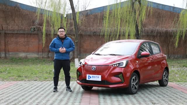 电子手刹+导航不到7万 试驾长安新能源E-Star