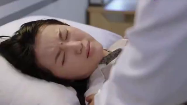 女学生肚子疼，医生一看肚子上的妊娠纹，孩子扔哪了_新浪新闻