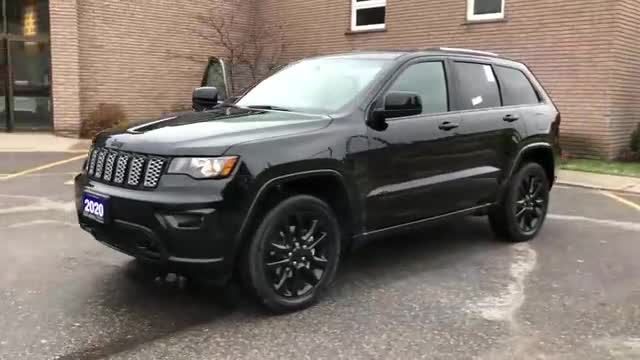 2020款吉普大切诺基抢先实拍，了解外观内饰后，等不等自己拿主意