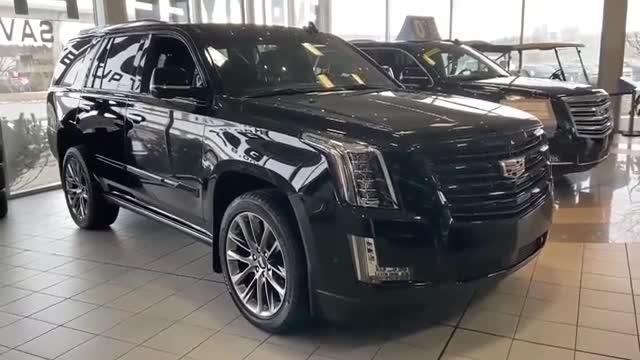 2020款凯迪拉克凯雷德到店实拍，看到这霸气颜值和内饰，心动了吗