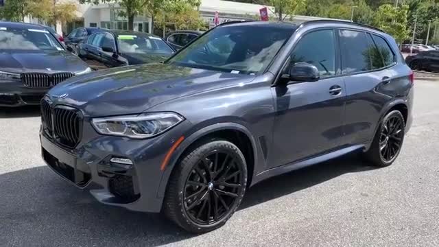 2020款宝马X5实车展示，坐进车内了解完配置，我心动了