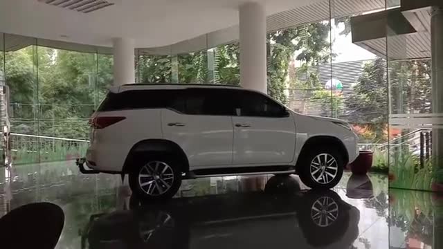 2020款丰田穿越者到店实拍，看到外观和内饰，给个不心动的理由