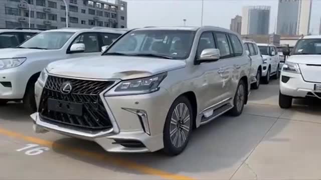 2021款雷克萨斯LX570中东顶配版到港实拍，看到配置那刻心动了