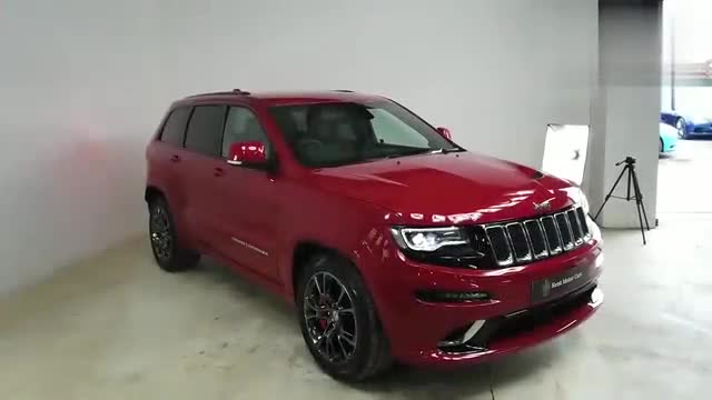 实拍JEEP大切诺基SRT，强壮霸气的身