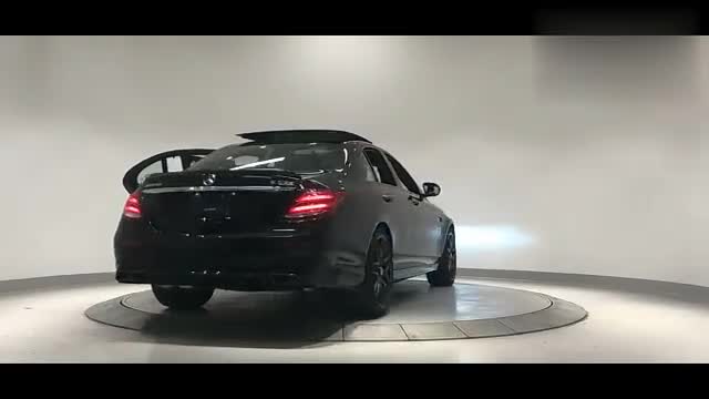 实拍奔驰E63sAMG，黑武士风格就是帅