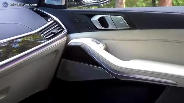 天窗展示，2020款宝马X7展示与测评