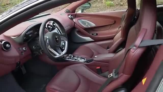 全新迈凯伦GT，主驾驶位是怕分