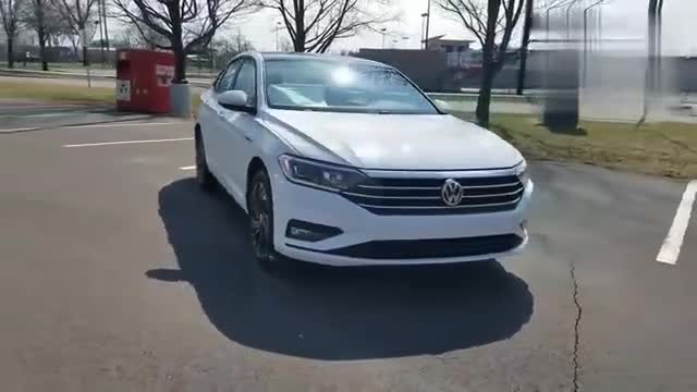 国外实拍大众JETTA，简直太帅气了