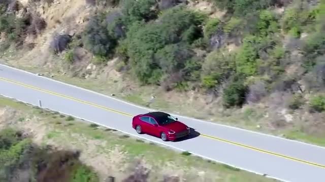 海外新车动态驾驶展示，最新款现