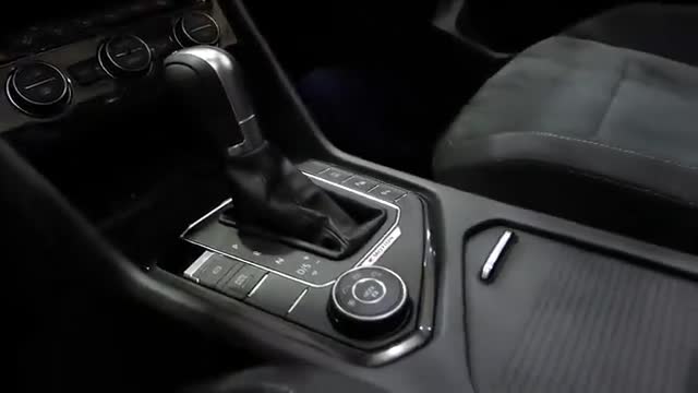 国外店内实拍2020款大众Tiguan高配